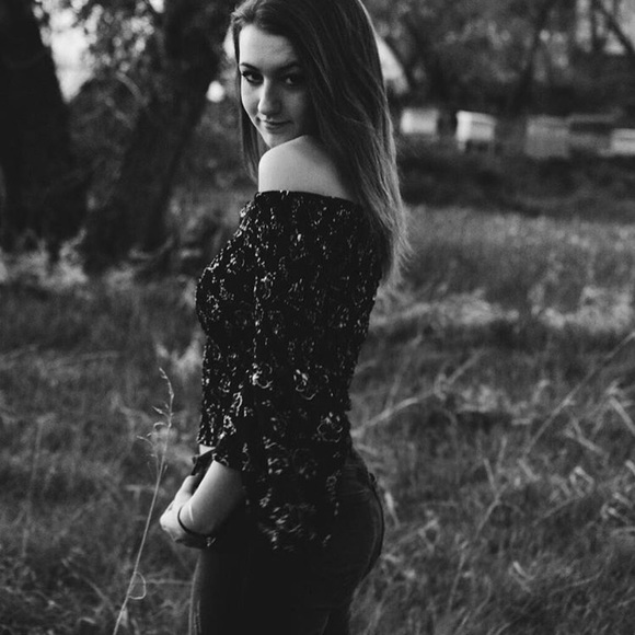 hello!💛 - Picture 2 of 4